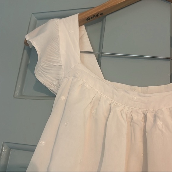 Francesca’s White Flowy Top - Picture 2 of 5